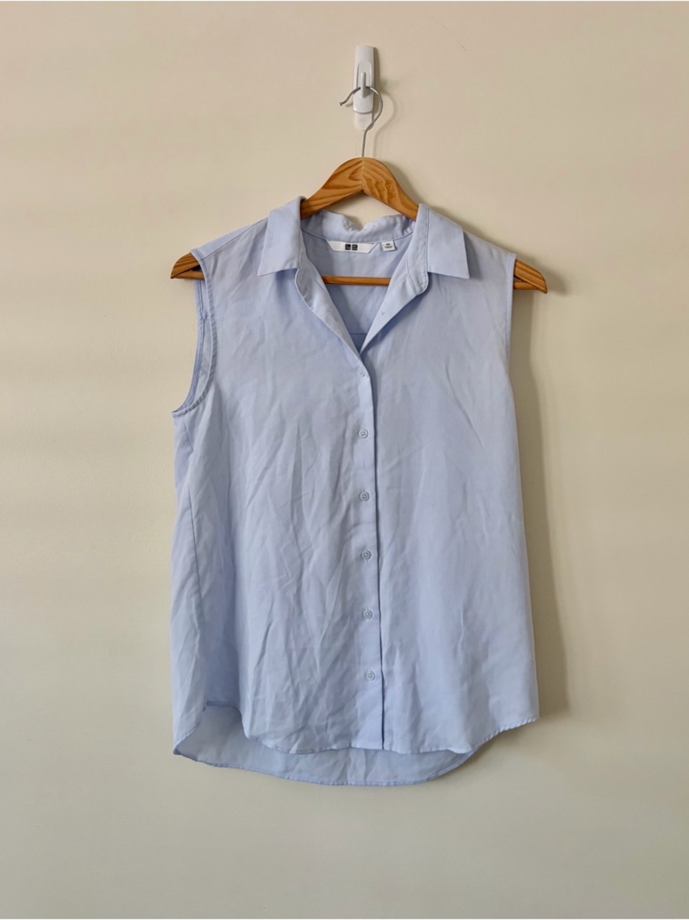 Uniqlo Light Blue Sleeveless Button-Down Tank